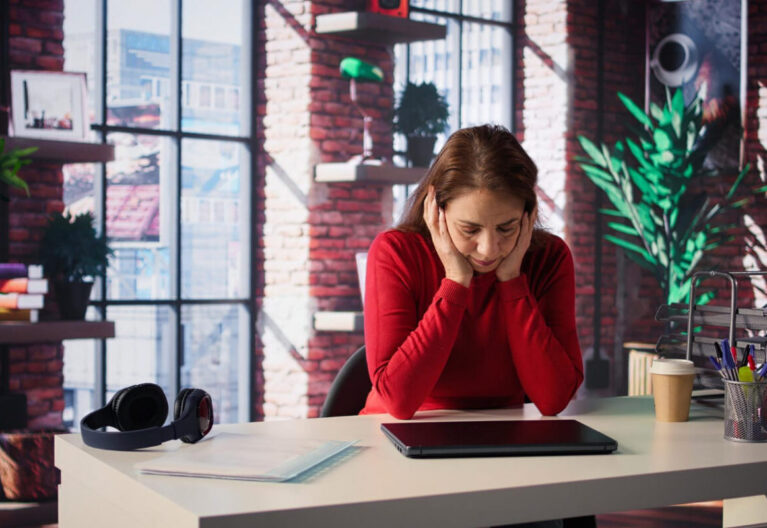 El verdadero reto está en crear una experiencia digital que atraiga, retenga y convierta. Muchos negocios pierden clientes no por falta de tráfico, sino por errores de diseño y usabilidad que bloquean la acción del usuario.