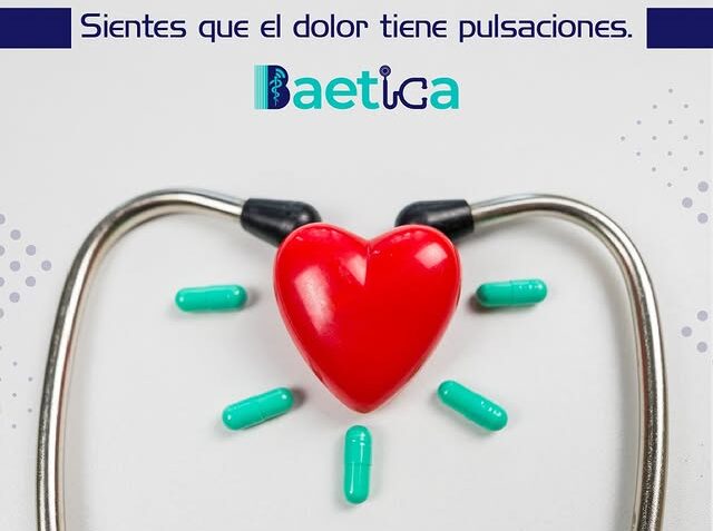 El logo de Baetica combina salud y tecnología en un diseño moderno y accesible. La “B” estilizada con el bastón de Esculapio simboliza la medicina, mientras que los elementos digitales refuerzan la idea de conectividad y gestión en línea. Su tipografía limpia y la paleta en tonos azulados y turquesas transmiten confianza, innovación y profesionalismo, reflejando la esencia de una plataforma médica moderna y confiable.