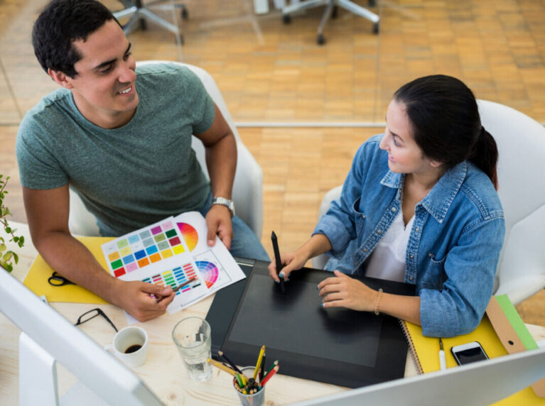 En Luxora, creemos que una marca memorable nace de una estrategia clara, una historia auténtica y un diseño que comunique propósito.