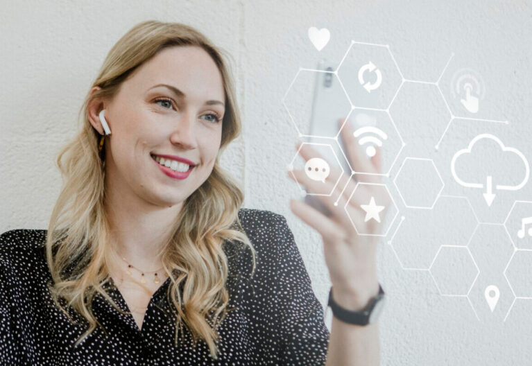 En la era digital, automatizar ya no es una opción: es la clave para escalar sin límites. La Inteligencia Artificial permite a las empresas trabajar 24/7, reducir errores y mejorar la experiencia de sus clientes.